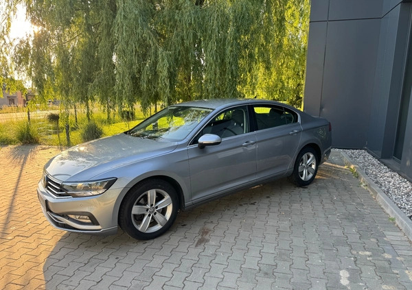 Volkswagen Passat cena 74700 przebieg: 117300, rok produkcji 2020 z Wodzisław Śląski małe 704